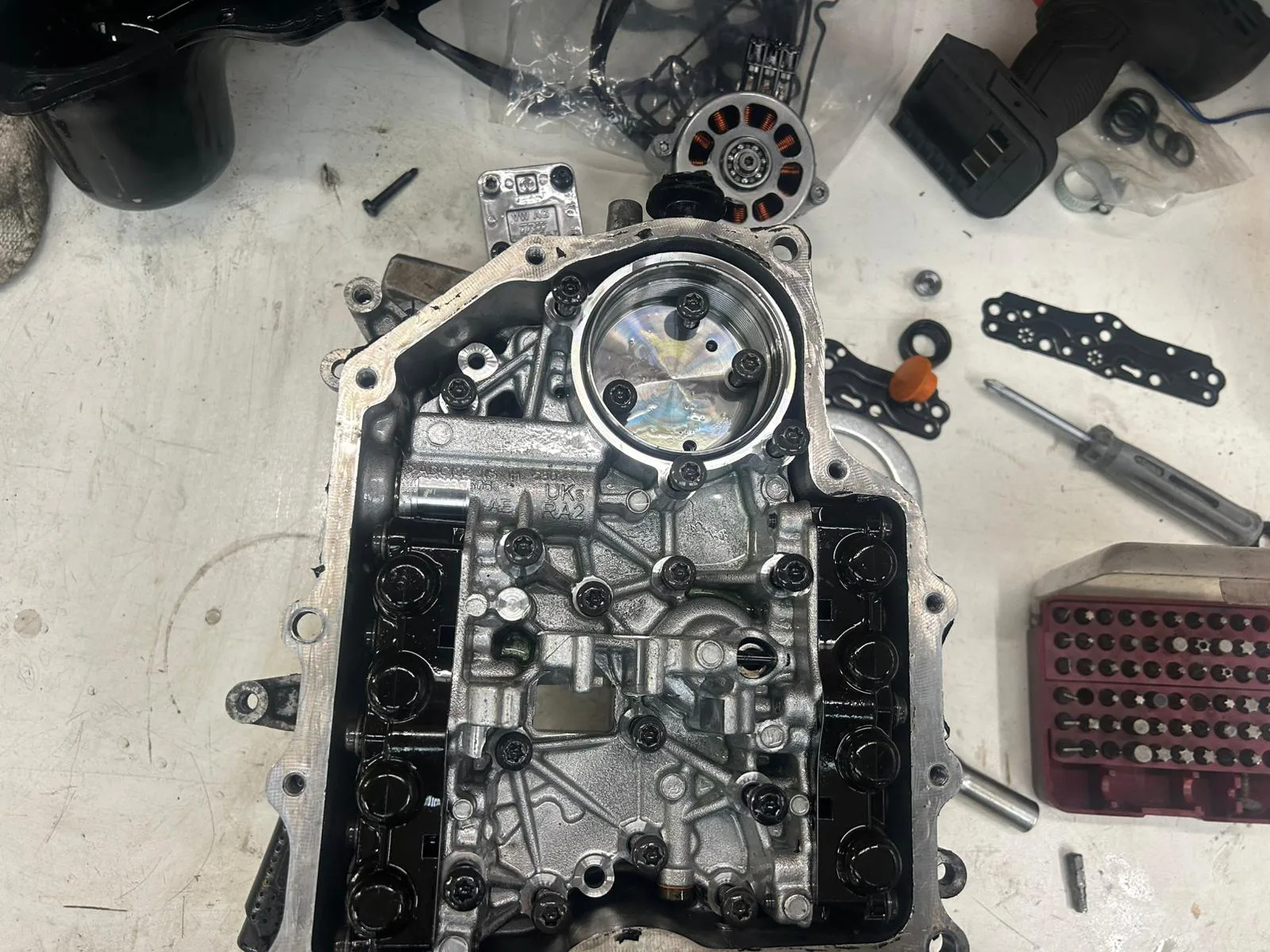 Module mécatronique DSG ouvert réparation spécialisée DMT AUTOGROUP Zaventem